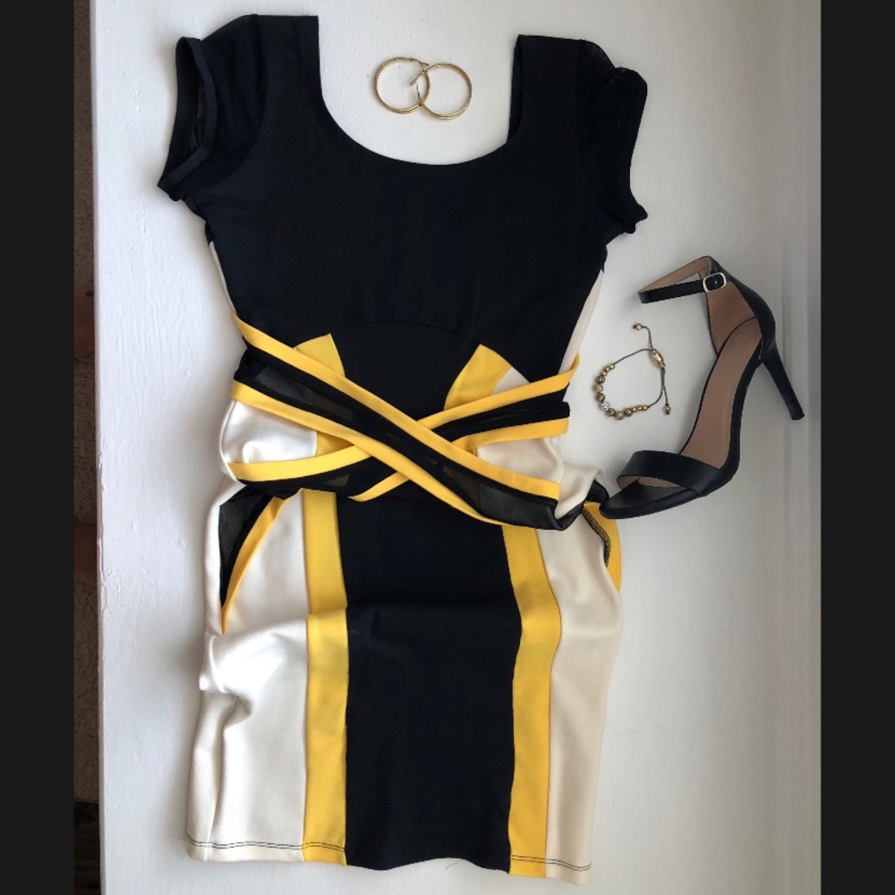 QUONTUM | Bodycon Dress